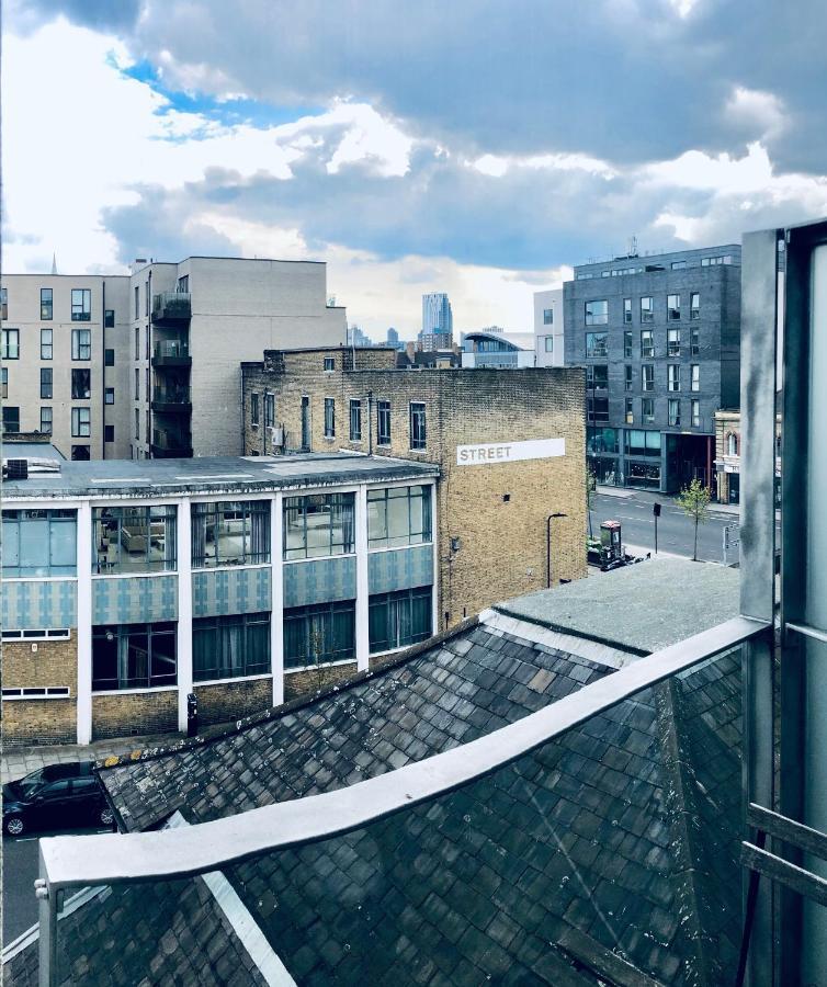 Double Room With Private Balcony London Exteriör bild